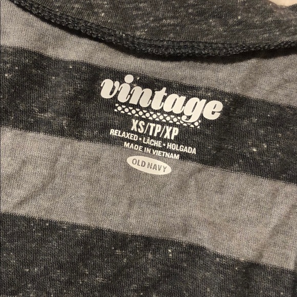 Cute Simple V-Neck - Picture 3 of 3